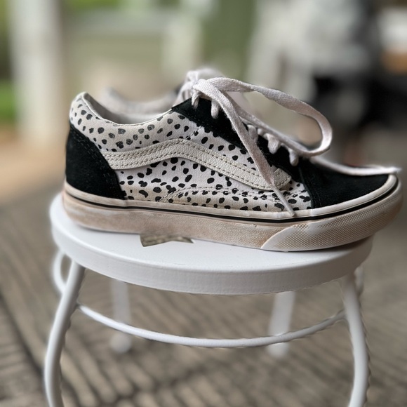 Vans Black and White Dalmatian Old Skool Sneakers Kids Size 2.5 - Picture 4 of 16